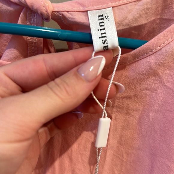 Angashion pink ruffle sleeve tie waist romper - NWT - Picture 5 of 6